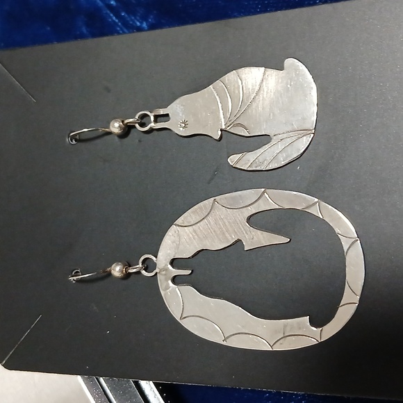 Wolf Cut Out Sterling Silver Dangle Earrings - Picture 10 of 11